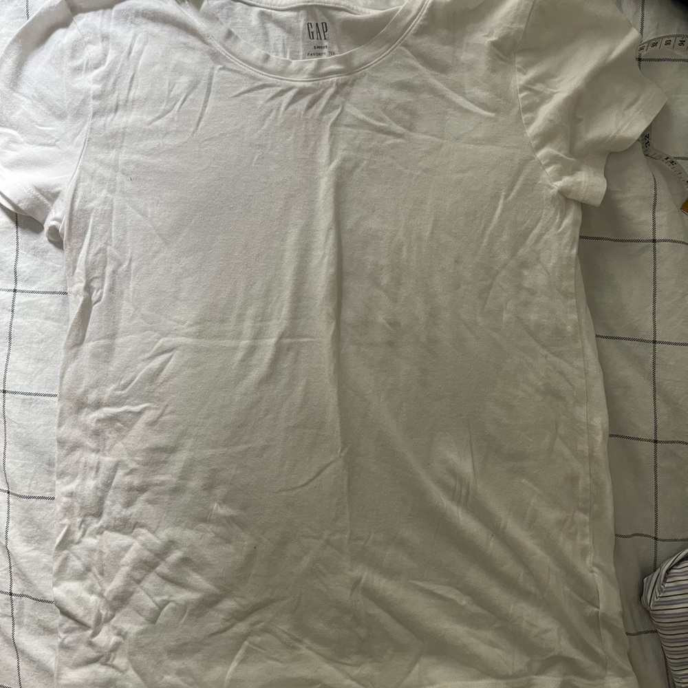 Free w any purchase. GAP Petite Favorite Tee in Soft White